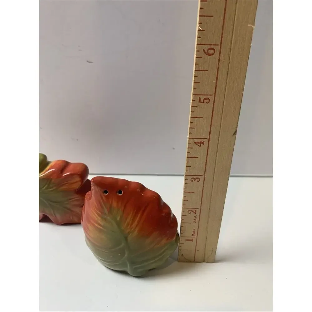 Vintage Ceramic Fall Autumn Maple Leaf Salt and Pepper Shakers‎ Set